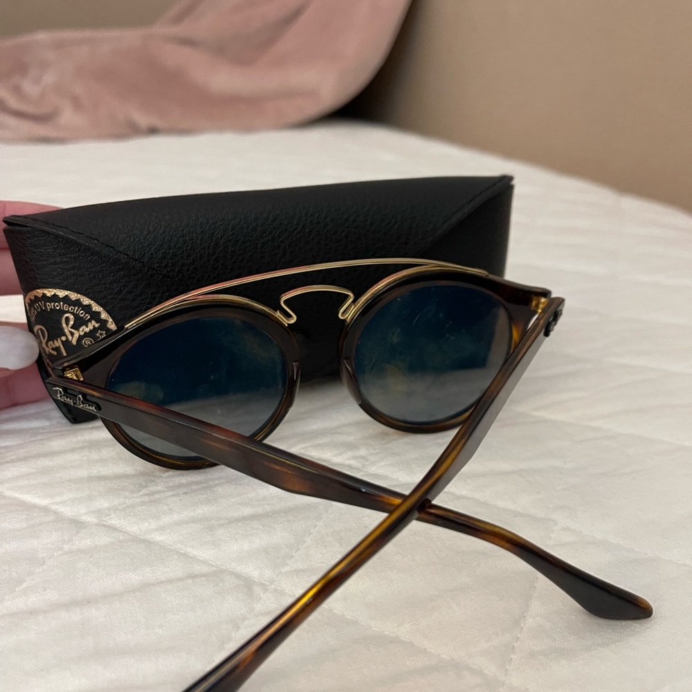 Womenswear ray bans